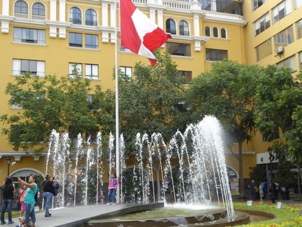 2017-05-13 Lima 33 Alameda Chabuca Granda 01