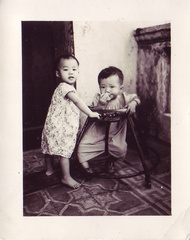 SUNG Childhood Photos 105